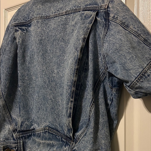 Weathered Blues Vgt acid Jean jacket. 80’s-90’s. Small but oversized. - Picture 8 of 9
